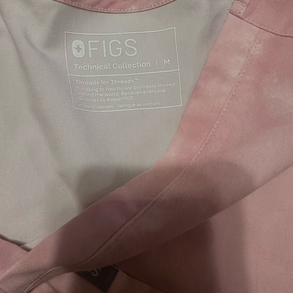 Figs Blush Tie-Dye Scrub set - Picture 4 of 4